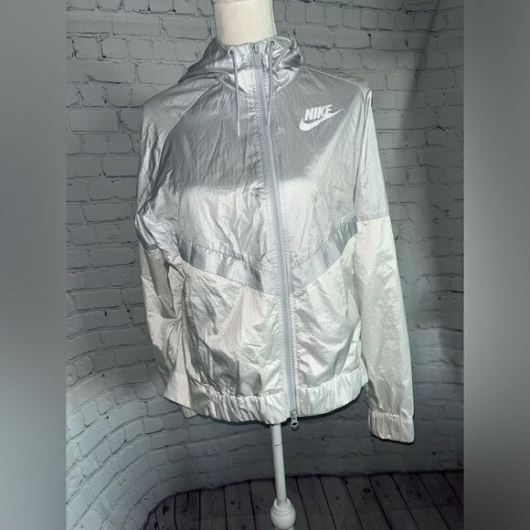 Nike - wind breaker - white & silver - womens - Picture 1 of 3